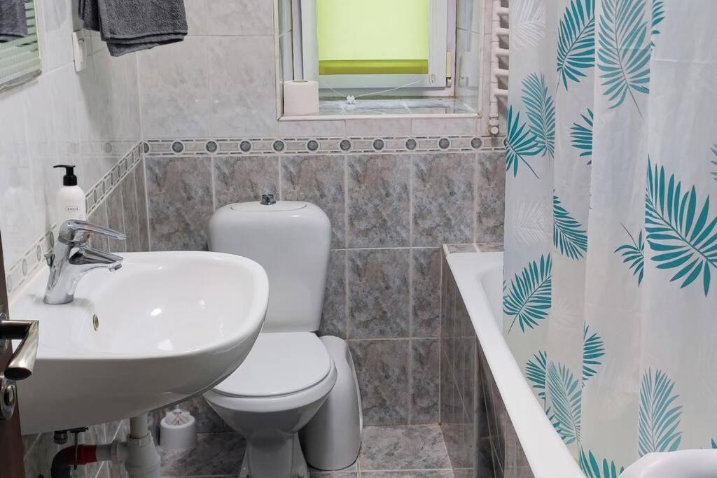 Two Room Apartment In A Prestigious Location Varsóvia Exterior foto