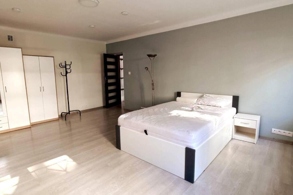 Two Room Apartment In A Prestigious Location Varsóvia Exterior foto